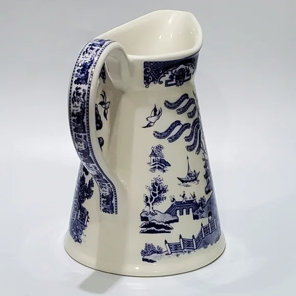 Pristine Regal England Blue Willow 7 1/8" Pitcher - Picture 4 of 16